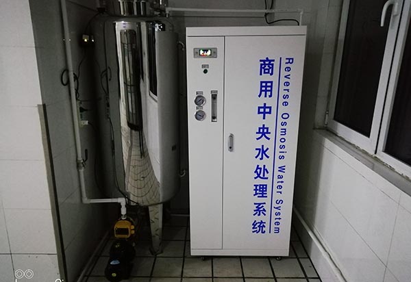 青島直飲水設(shè)備,青島恒壓變頻控制柜,青島飲水機(jī)開(kāi)水器,青島全屋凈水設(shè)備